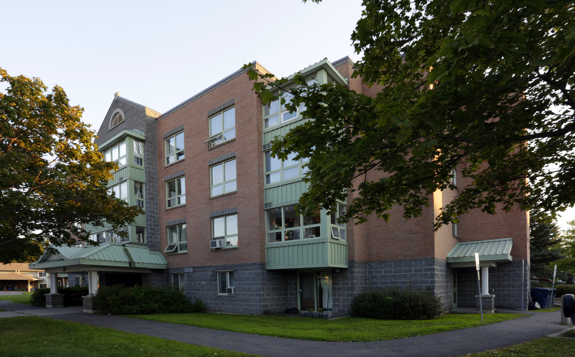 Centrepointe Apartments in Ottawa, ON - Building Photo