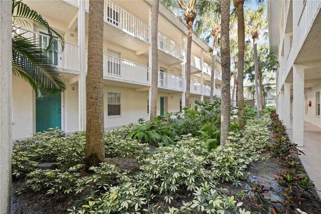 7294 Cloister Dr in Sarasota, FL - Building Photo - Building Photo