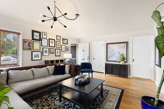 1331 Rainier Ave in Bremerton, WA - Building Photo - Building Photo