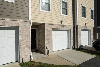 Platnium Townhomes in Hackensack, NJ - Building Photo - Building Photo