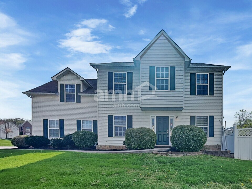 4624 Aylesbury Dr in Knoxville, TN - Foto de edificio