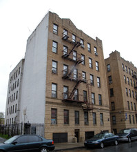 450 E 184th St in Bronx, NY - Foto de edificio - Building Photo