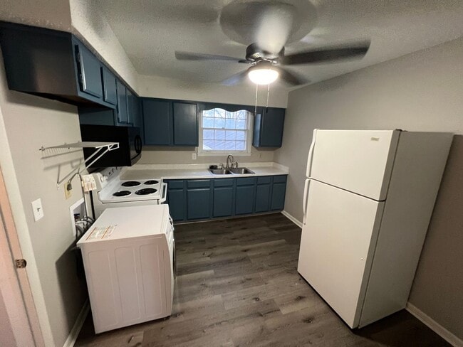property at 1120 N Maple St