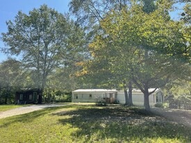 65 Two Lynn Dr in Trion, GA - Building Photo