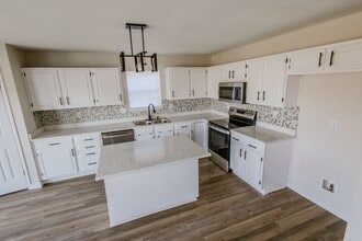 5114 Creek Valley Dr in Arlington, TX - Building Photo - Building Photo