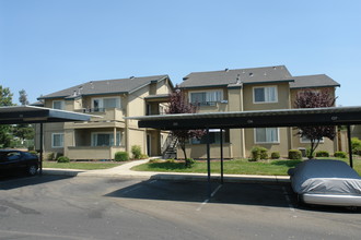 Brookside Crossing in Lincoln, CA - Building Photo - Building Photo