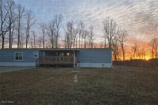 2727 Finkle Hill Rd in Beverly, OH - Building Photo