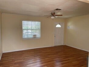 1425 W 30th St in Riviera Beach, FL - Foto de edificio - Building Photo