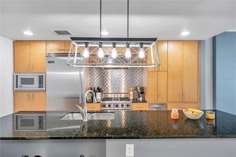 1208 E Kennedy Blvd in Tampa, FL - Building Photo - Building Photo