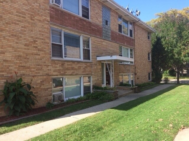 property at 7146 Riverside Dr