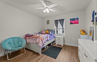 107 Martha Washington Pkwy in Williamsburg, VA - Foto de edificio - Building Photo