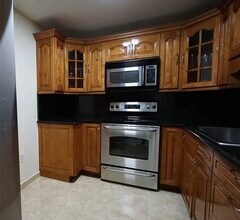 2055 SW 122nd Ave, Unit 202 in Miami, FL - Building Photo - Building Photo