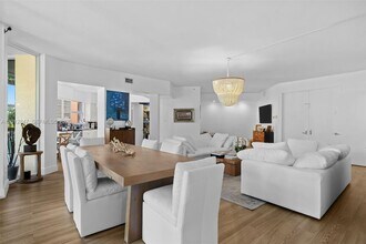 731 Crandon Blvd in Key Biscayne, FL - Building Photo - Building Photo