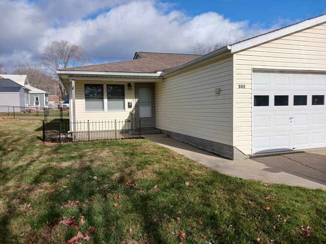 property at 301 E Hamtramck St