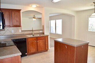 7123 Hallie Pl in San Antonio, TX - Building Photo - Building Photo