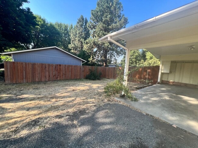 1303 Brook Ln in Ellensburg, WA - Building Photo - Building Photo