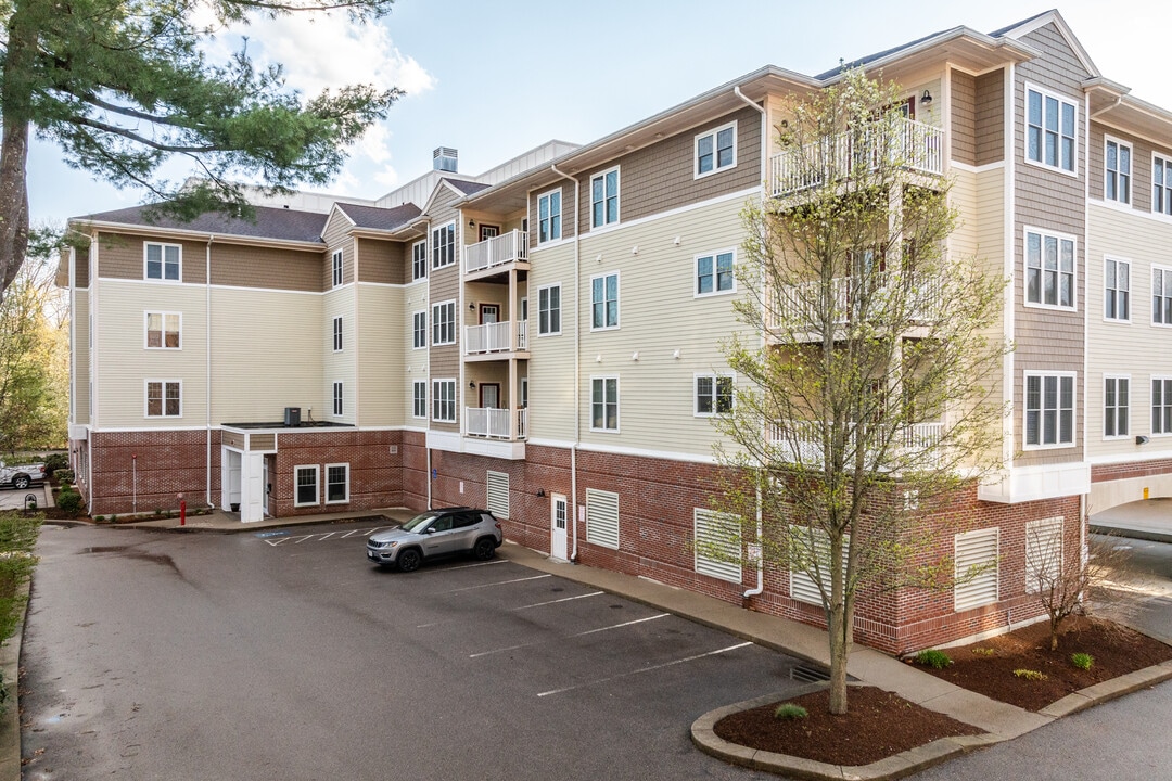 Franklin Center Commons in Franklin, MA - Foto de edificio