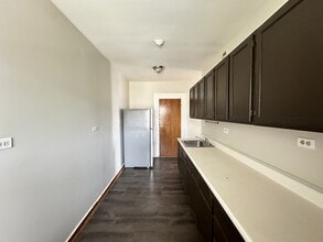 6710 S Claremont Ave in Chicago, IL - Foto de edificio - Building Photo