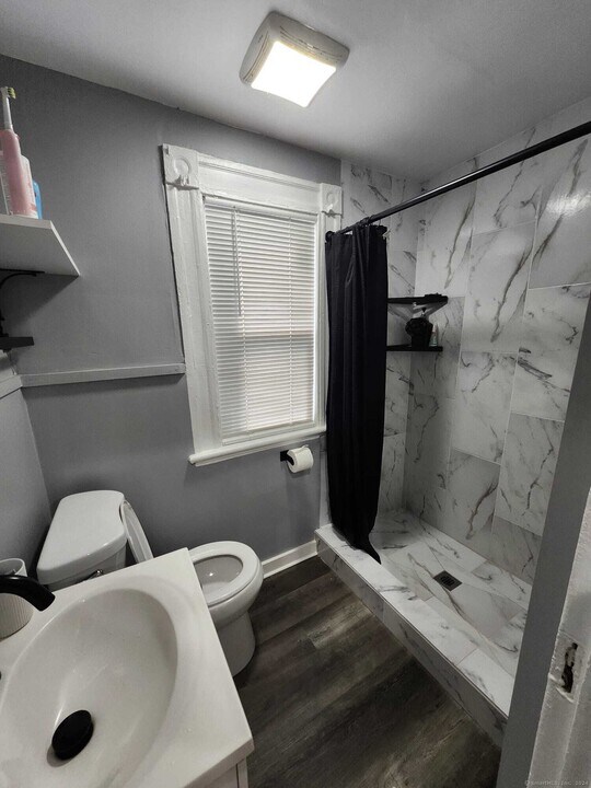 1851 Central Ave-Unit -1 in Bridgeport, CT - Building Photo