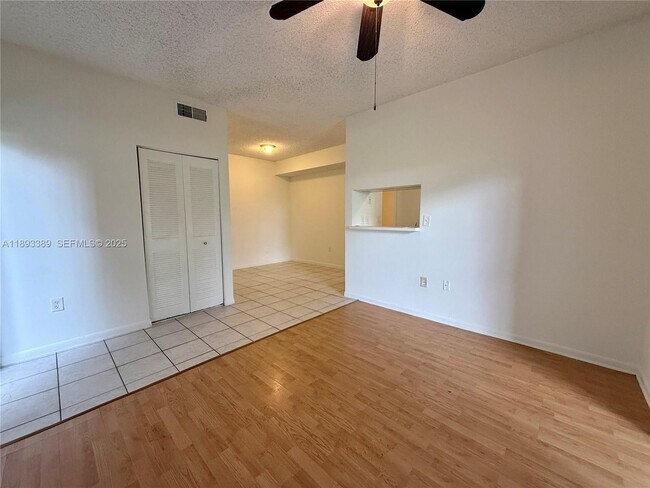 2421 NW 96th Terrace in Pembroke Pines, FL - Building Photo - Building Photo