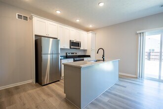 2321 Trenton Ln in Bowling Green, KY - Building Photo - Building Photo