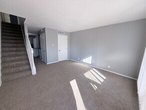 Valley View Townhomes in Onalaska, WI - Building Photo - Building Photo