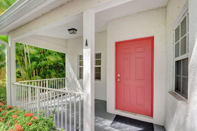 12554 Westhampton Cir in Wellington, FL - Building Photo - Building Photo