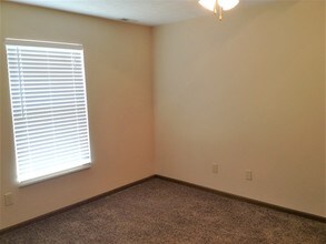 16 Flamingo Ct in Amelia, OH - Building Photo - Building Photo