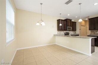 10825 Alvara Way in Bonita Springs, FL - Building Photo - Building Photo