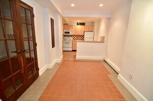 70 Clarendon St, Unit 1 in Boston, MA - Building Photo