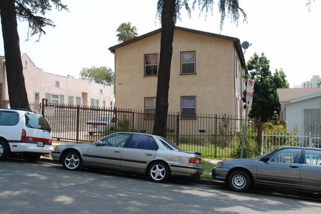 240 S Carondelet St in Los Angeles, CA - Building Photo - Building Photo