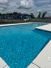 Pinecrest Village in Rockingham, NC - Foto de edificio - Building Photo