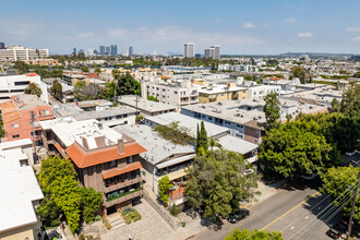 1230 S Barrington Ave in Los Angeles, CA - Building Photo - Building Photo