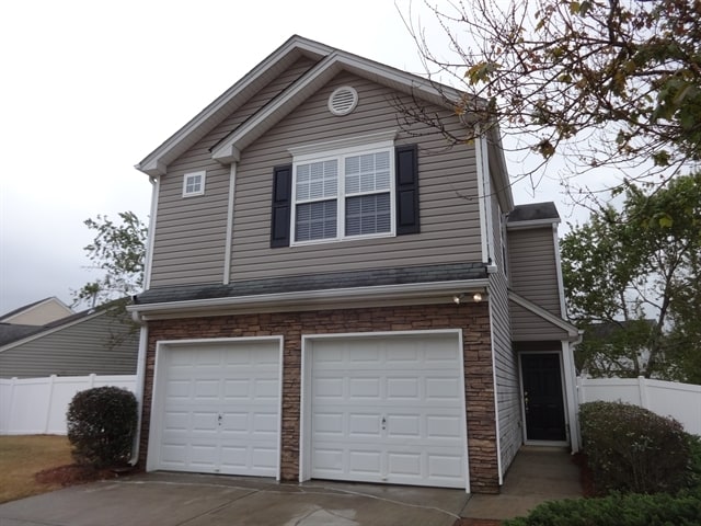 property at 165 Ilex Dr