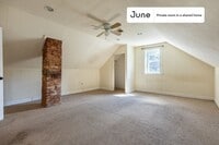 61 Hillside St photo'