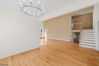 33 Normandy Rd in Clifton, NJ - Building Photo - Building Photo
