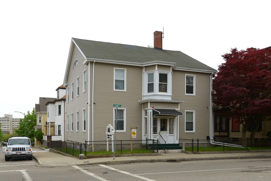 550 County St in New Bedford, MA - Foto de edificio