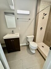 16 Linley Ter, Unit 1 in Boston, MA - Foto de edificio - Building Photo