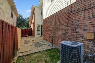 7640 Kings Ridge Rd in Frisco, TX - Foto de edificio - Building Photo