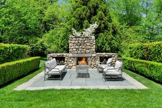 945 Oenoke Ridge in New Canaan, CT - Building Photo - Building Photo