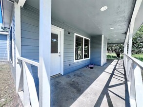 4690 County Rd 57 in Rosharon, TX - Building Photo - Building Photo
