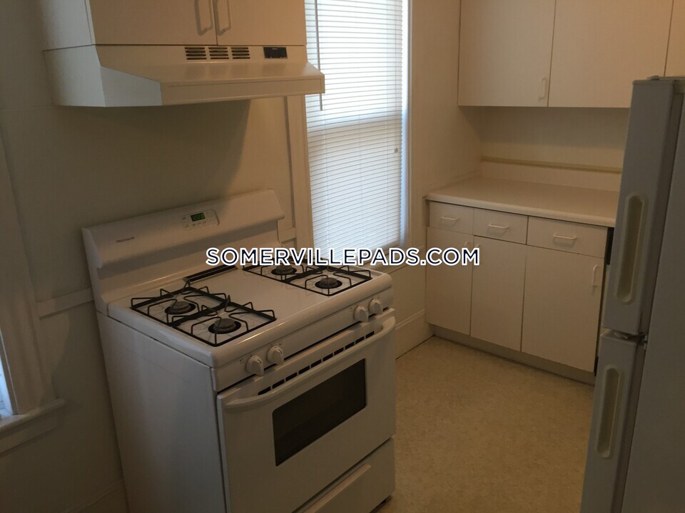 465 Medford St in Somerville, MA - Building Photo