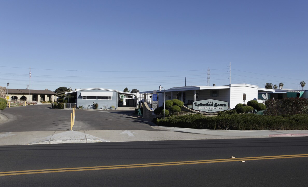 Lynwood South Mobile Estate in Chula Vista, CA - Building Photo