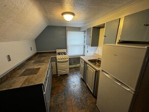 1411 Yale Ave NW in Canton, OH - Building Photo - Building Photo