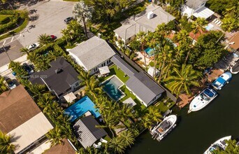 901 NW 7th Street Rd in Miami, FL - Building Photo - Building Photo