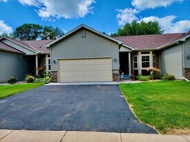 29622 Gateway Ave in Chisago City, MN - Building Photo