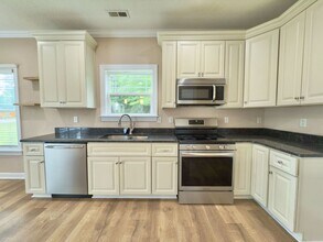 3234 Pioneer Ln in Chesapeake, VA - Building Photo - Building Photo