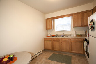 State Place Apartment Homes in Chesterton, IN - Foto de edificio - Building Photo