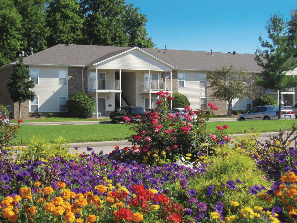 White Oak Park Apartments in Louisville, KY - Building Photo