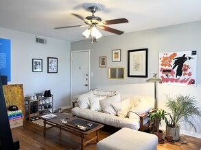 3108 Walling Dr, Unit C in Austin, TX - Foto de edificio - Building Photo